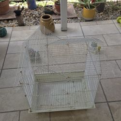 Jaula Amarilla Para Aves En Buenas Condiciones 