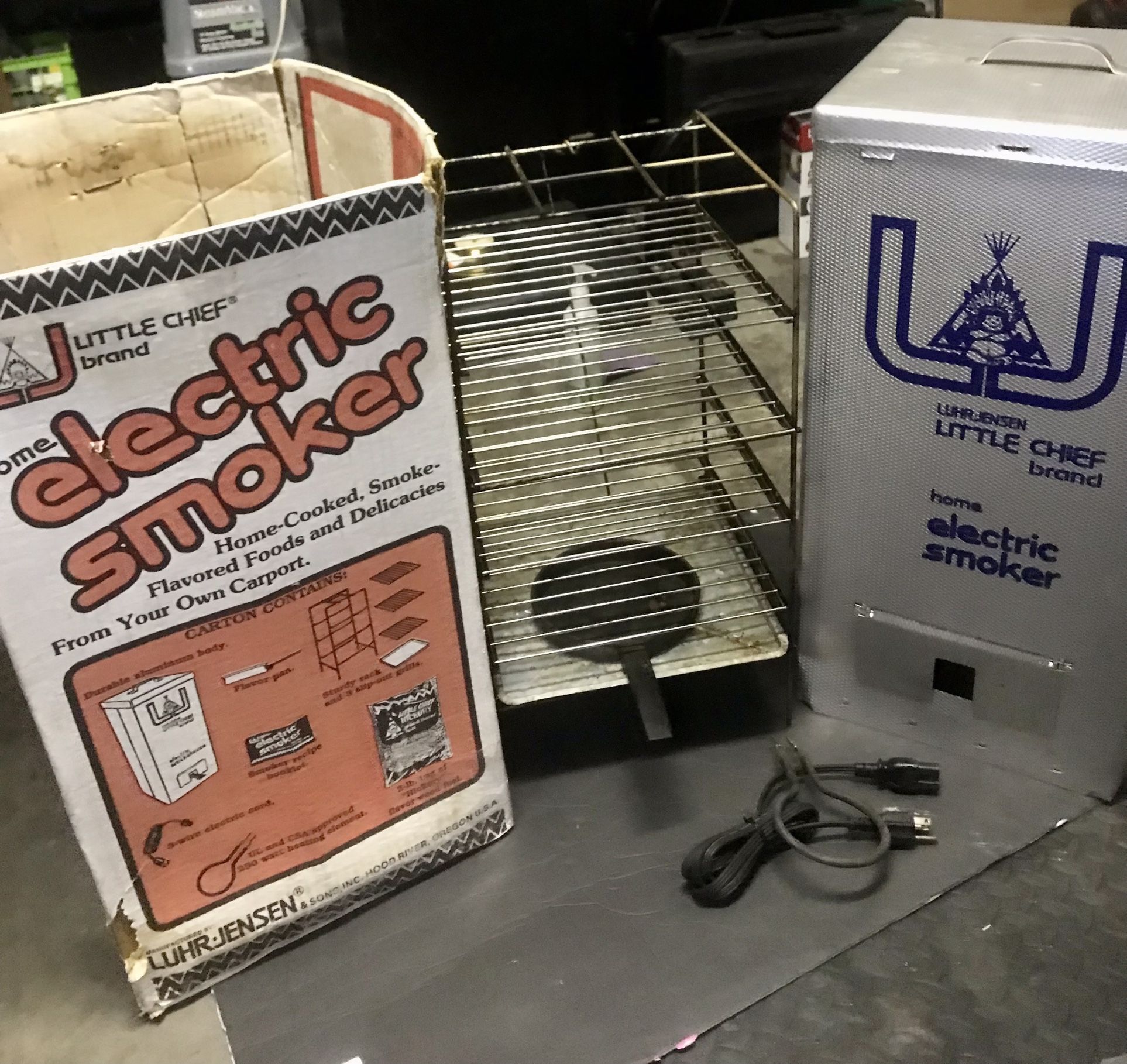 Vintage Smoker Luhr-Jensen Little Chief Metal Electric Smoker “Top Load”