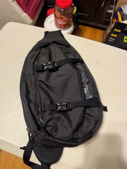 patagonia atom 8 liter sling black