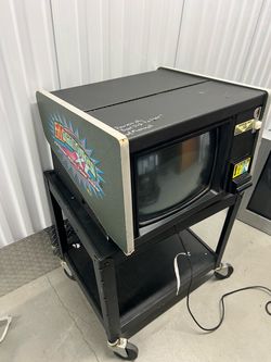 ORIGINAL MEGATOUCH XL EXTREME TOUCH SCREEN CRT ARCADE MACHINE BAR TOP