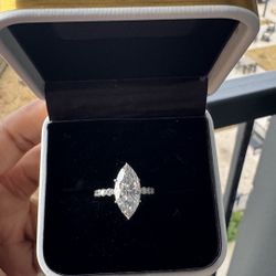 Marquise cut Engagement Ring For Sale