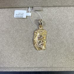 Jesús Face Gold Pendant 