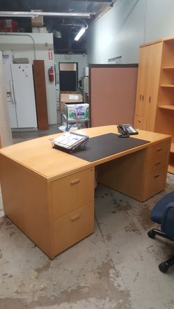EXECUTIVE DESK w/2 Bookcase (Large)