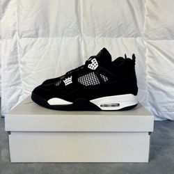 Jordan 4’s White Thunder 