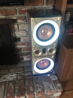 Loud Speaker SLAP AUDIO dual 4x8 strobing disco light Karaoke Microphone