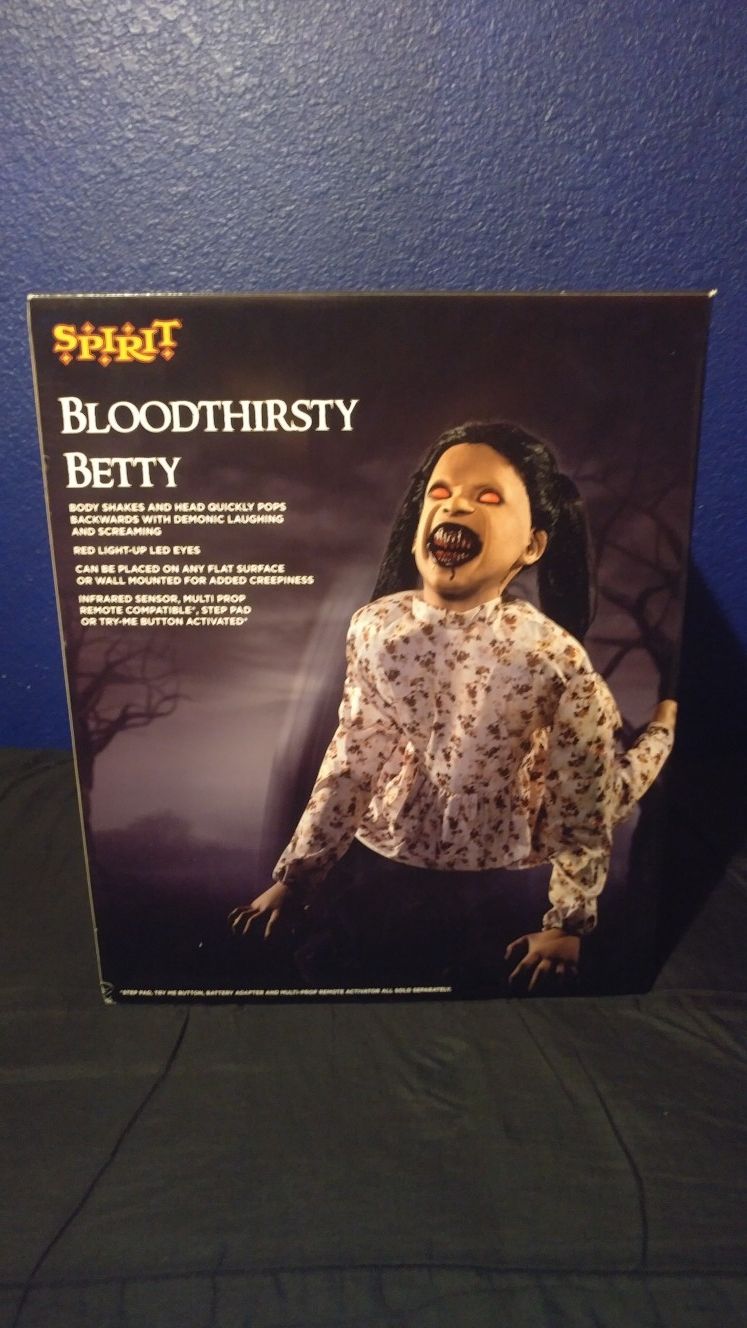 Spirit Halloween 2019 Bloodthirsty Betty Animatronic