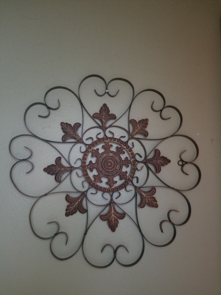 Metal wall decor $7!!