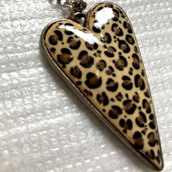 Hand painted leopard print heart necklace 