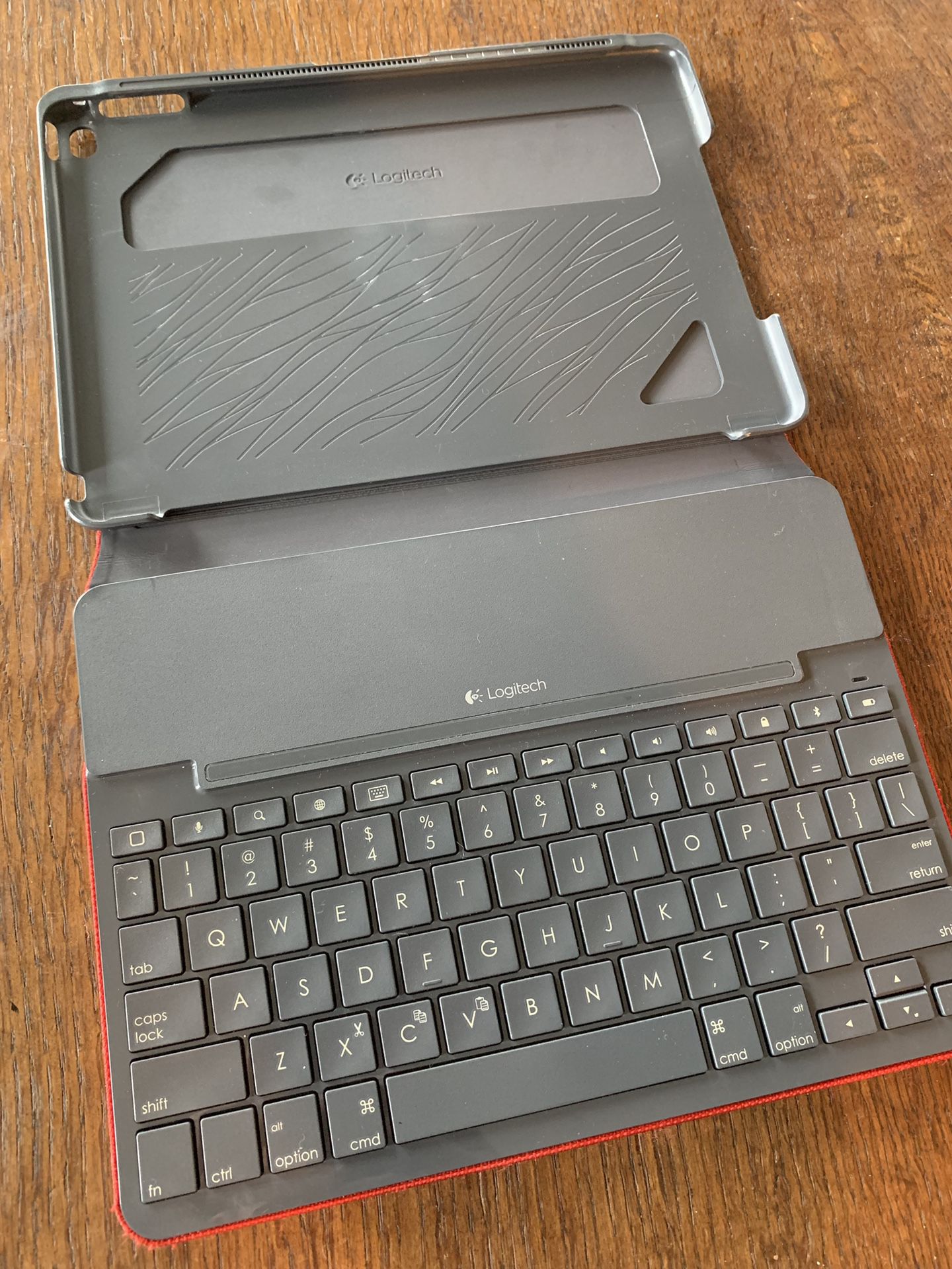 iPad 2 Air Logitech Keyboard and Cover. Nice!