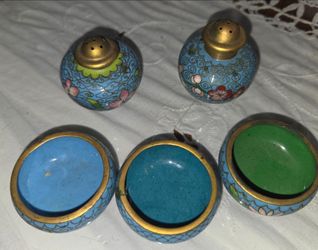 Vintage Japanese black glazed teapot with hand‑painted colorful floral design and gold trim. Lid included. Measures 6"L x 3.5"W. No chips, cracks. Goo