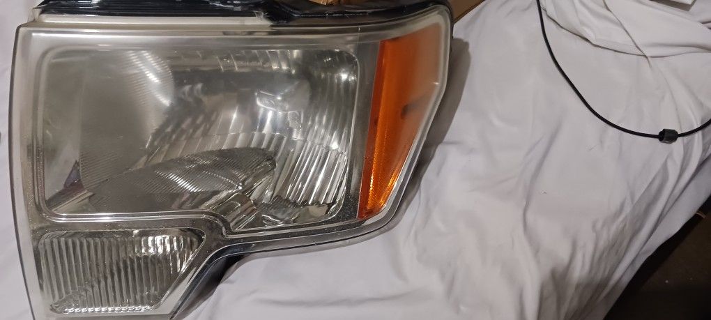 Ford F-150 Headlight