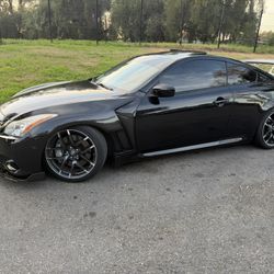 G37 Coupe Carbon Fiber Fenders 