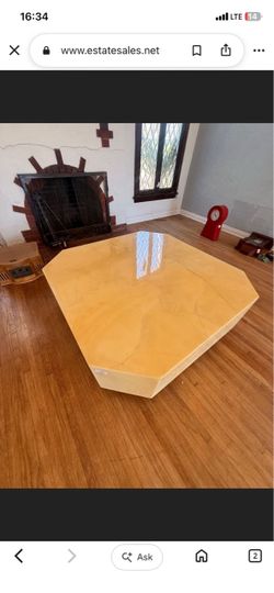 Kelly springer coffee table