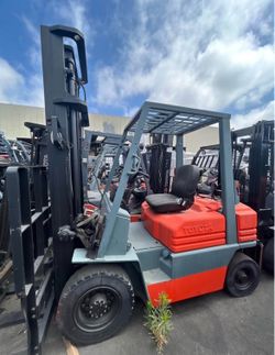 Toyota forklift - Low Hours, like new🔥