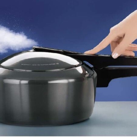 Futura Pressure Cooker 4 Litres for Sale in Gaithersburg MD