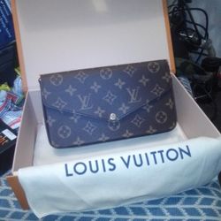 *BRAND NEW* Louie Vuitton Purse 