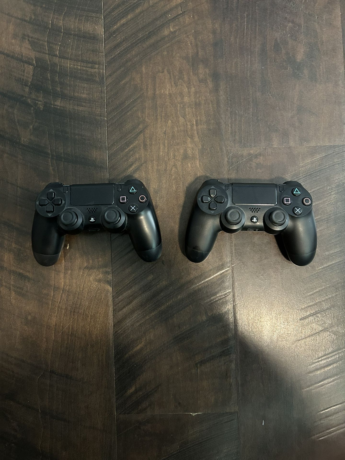 PS4 Controllers 