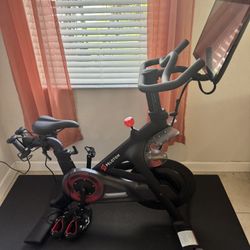 PELETON Bike