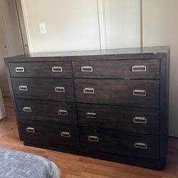 Bedroom Furniture Set – $220 CASH – PICKUP TODAY