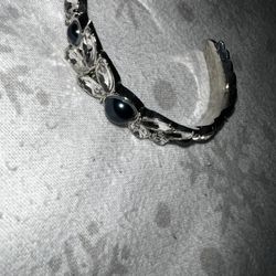 Womens new never worn silver bracelet 