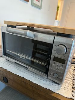 Breville toaster oven and cutting board