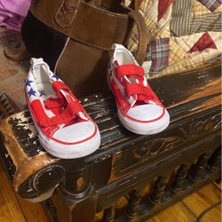 Child’s Converse Size5 