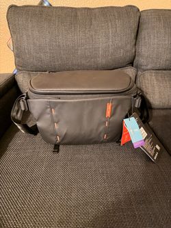 PGYTECH CreateMate High-Speed SD Card Reader Green+ PGYTECH OneMo Sling Camera Bag 7L-9L Waterproof Camera Shoulder Bag