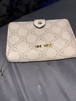 Nine West wallet