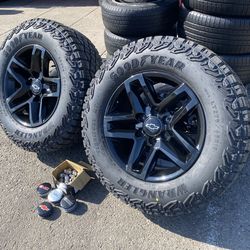 Chevy  and gmc wheels LT275/65/18”