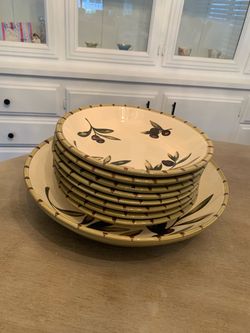 Williams Sonoma Pasta Dish & Plates