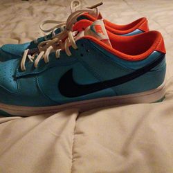 Nike low se dunks worn 1 time retail 125