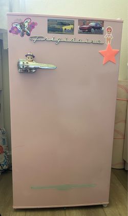 Frigidaire Vintage Pink Mini Fridge