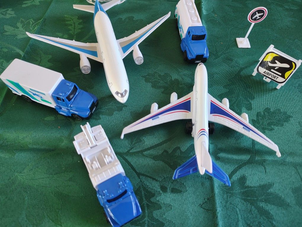 Madzee Airport Play Set