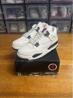 Nike Jordan retro 4s flight club size 9 $190