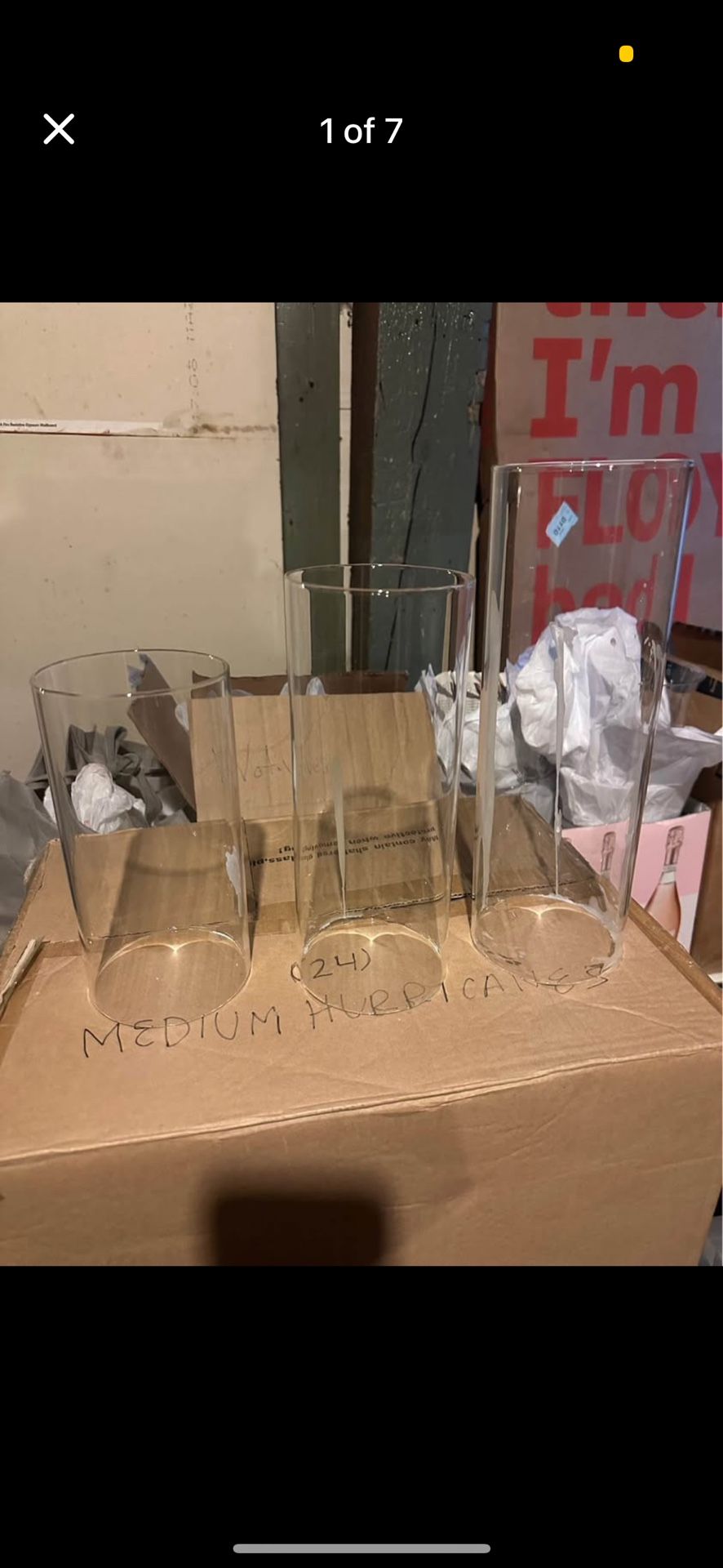 Tons of hurricane vases for wedding see description