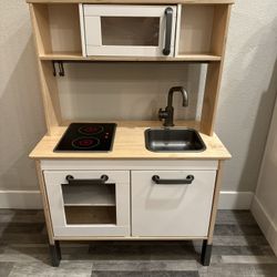 IKEA KIDS KITCHEN 