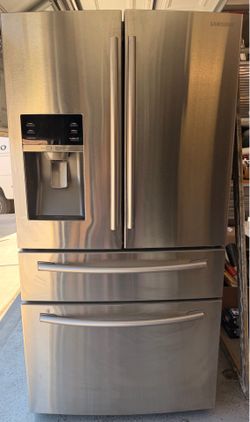 Samsung stainless steel bottom freezer refrigerator DOESNT COOL