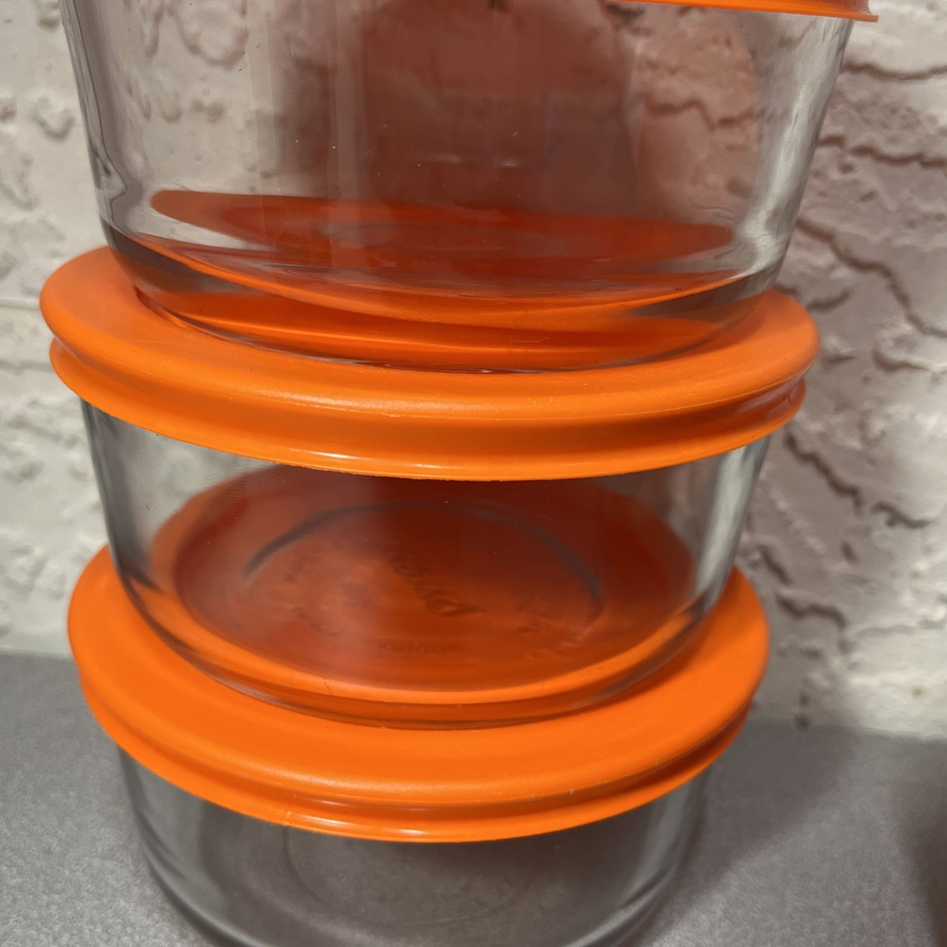 Snapware Pyrex Glass Food Storage Set (2 Sets; 18 Containers With Lids) for  Sale in St. Louis, MO - OfferUp