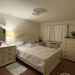 Queen Solid wood bedroom set With dressers, Night stand, Box spring