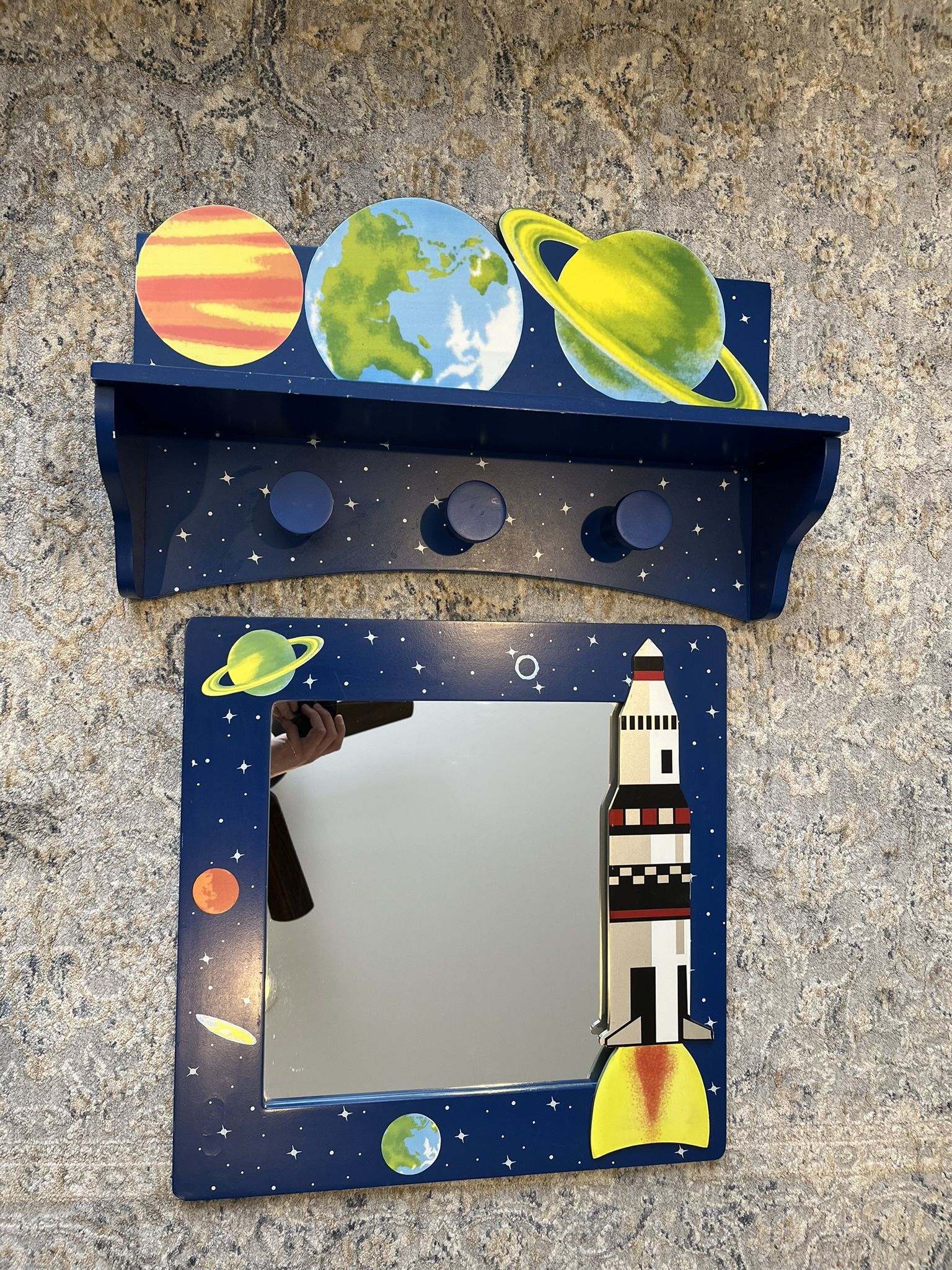 Kids space Shelf & Mirror
