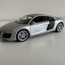 WELLY Audi R8 (Toy Car/Collectiable)