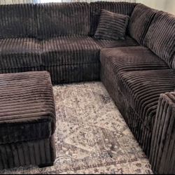 New Corduroy Sectional Couch with Ottoman! Free Delivery 🚚! 