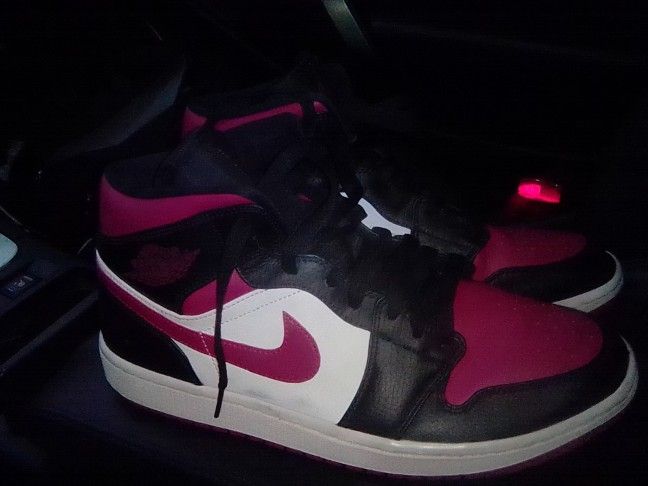 Jordan 1 Mid Bred Toe