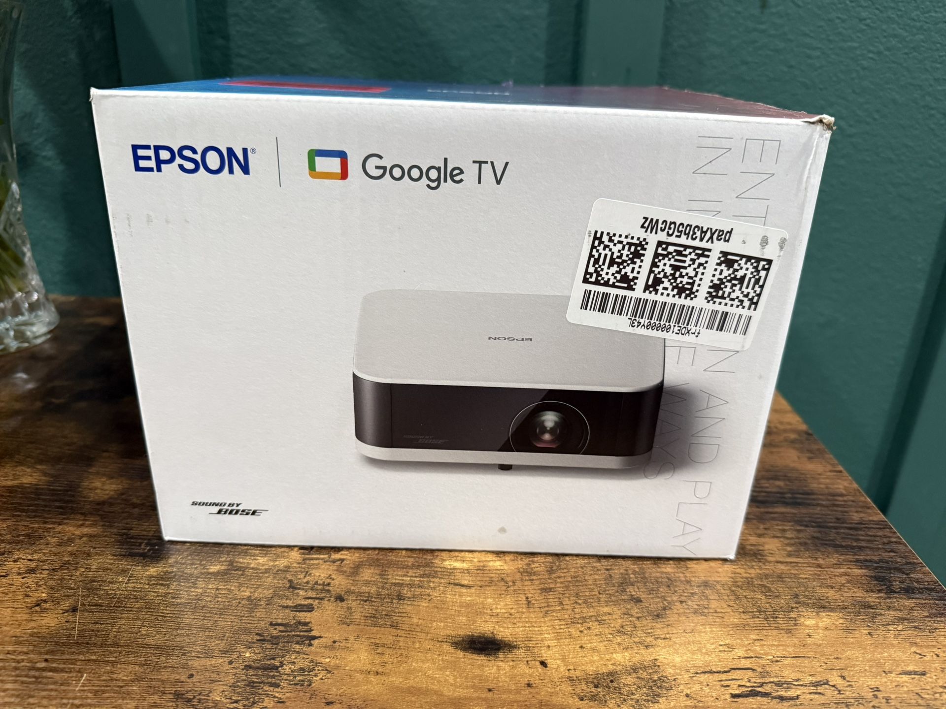 Epson Lifestudio Pop Full HD Projector, 700 Lumens, Sound by Bose Technology, 3-Chip 3LCD Triple Core Engine