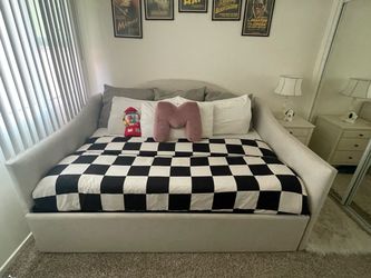 Day Bed - Full with Storage or Twin Trundle no mattress