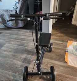 Knee scooter