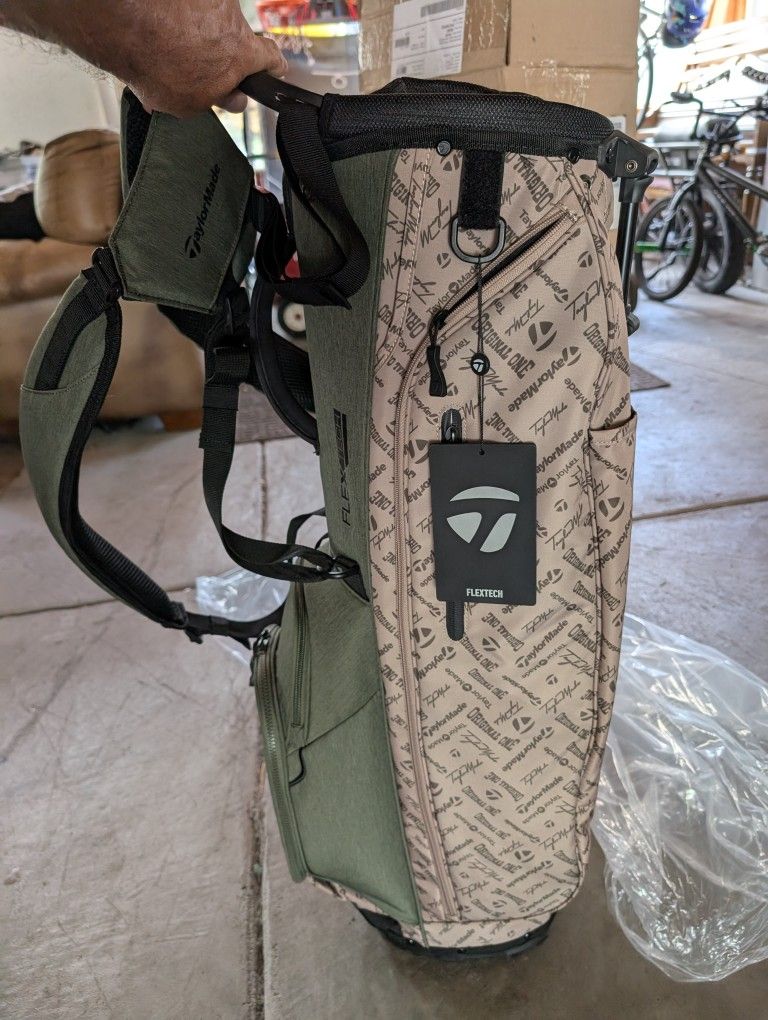 Taylor Made FlexTech Golf Bag