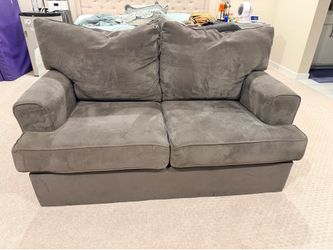 Sofa set with side table and lamps