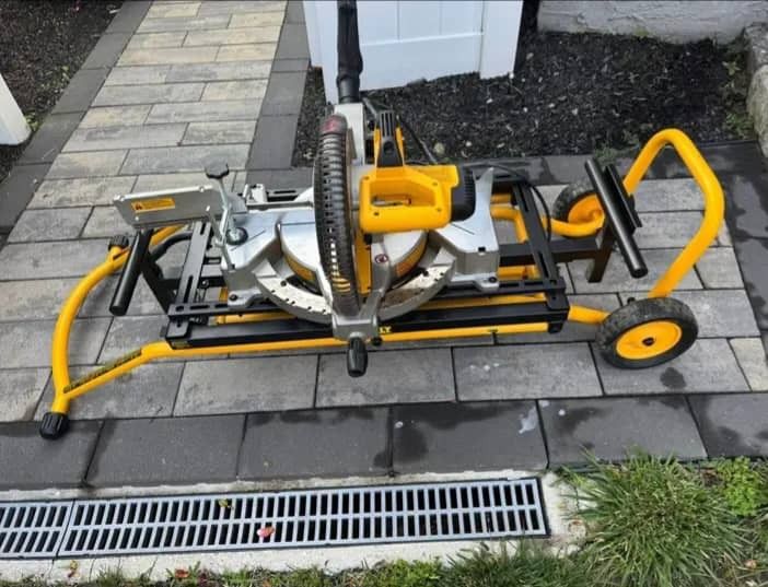 dewalt-miter-Saw 