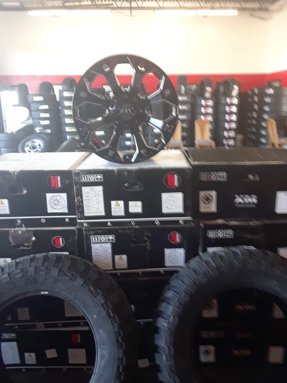 🎈llantera San Antonio🎈 Grand opening🎈 in Chandler Arizona we have the🎈 best prices on new rims and wheels🎈 talk to me📞 or visit us🎈